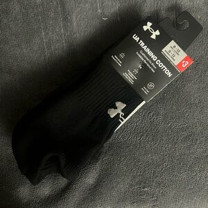 Under Armour socks color black